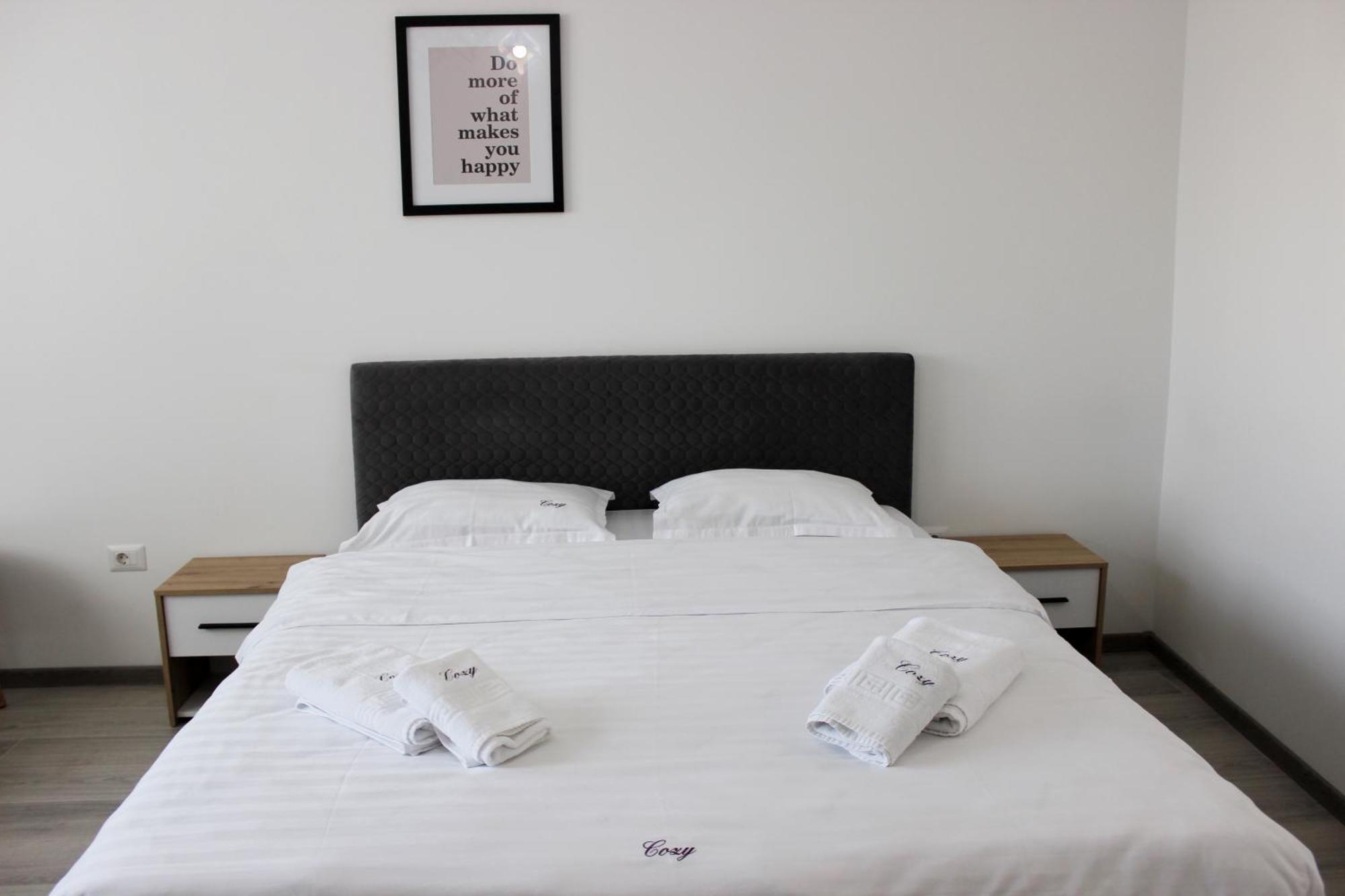 Cozy Apartments In Centre Of Suceava Near Kaufland And University Экстерьер фото