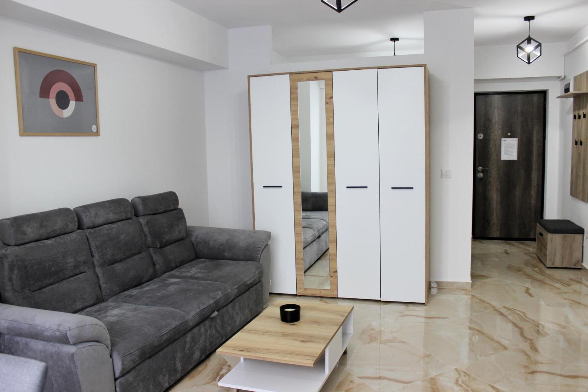 Cozy Apartments In Centre Of Suceava Near Kaufland And University Экстерьер фото