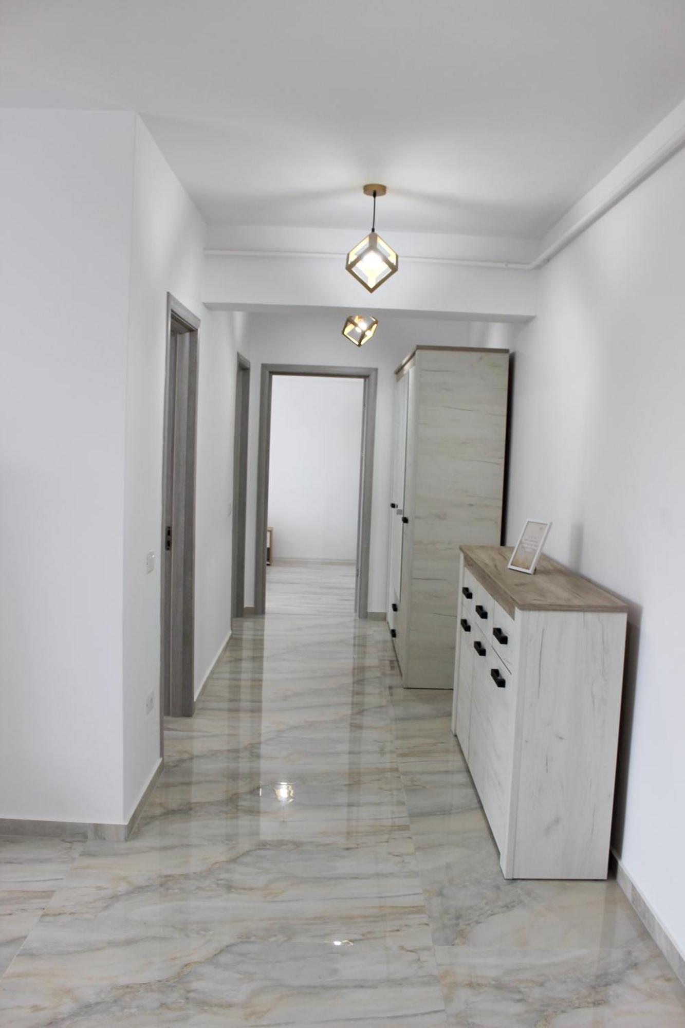 Cozy Apartments In Centre Of Suceava Near Kaufland And University Экстерьер фото