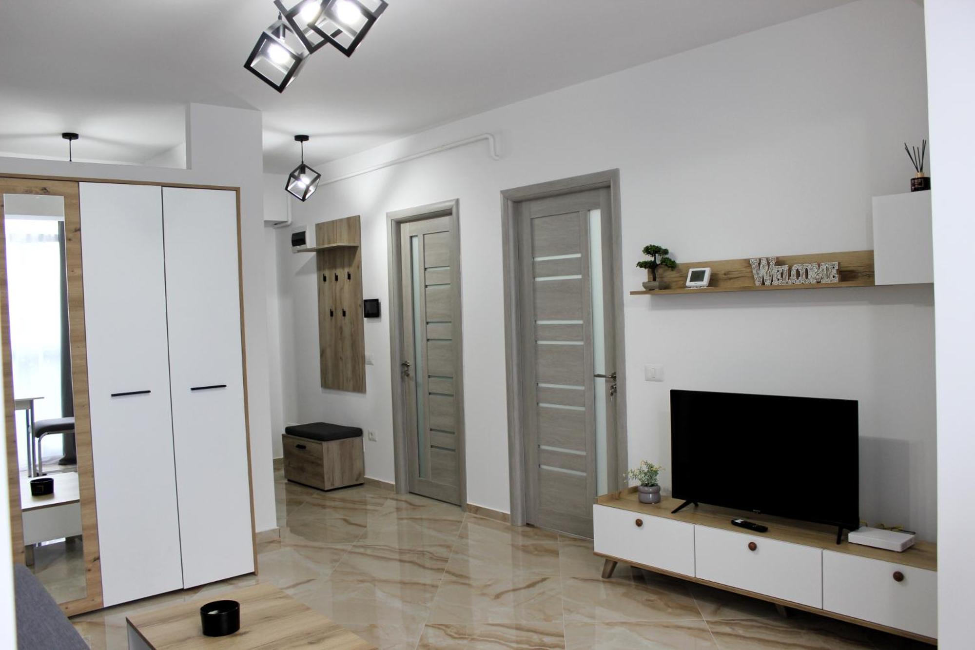 Cozy Apartments In Centre Of Suceava Near Kaufland And University Экстерьер фото