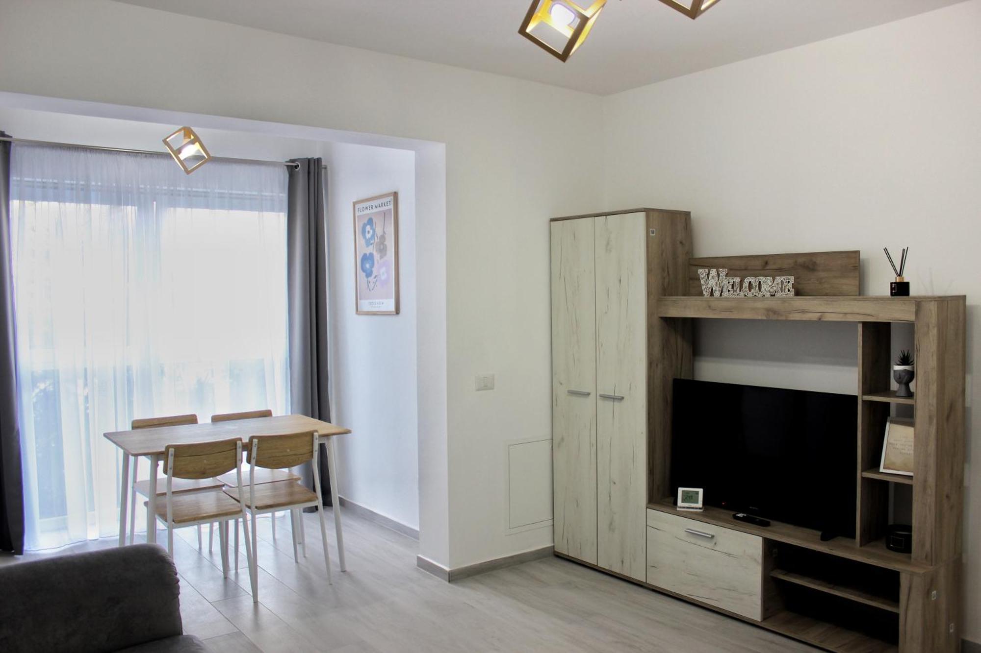 Cozy Apartments In Centre Of Suceava Near Kaufland And University Экстерьер фото
