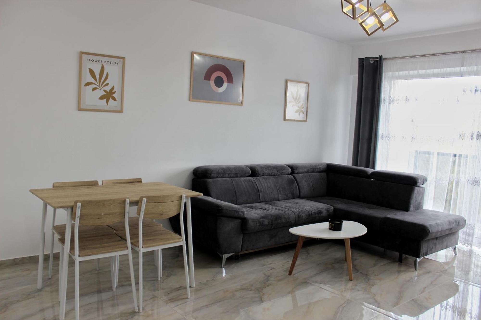 Cozy Apartments In Centre Of Suceava Near Kaufland And University Экстерьер фото