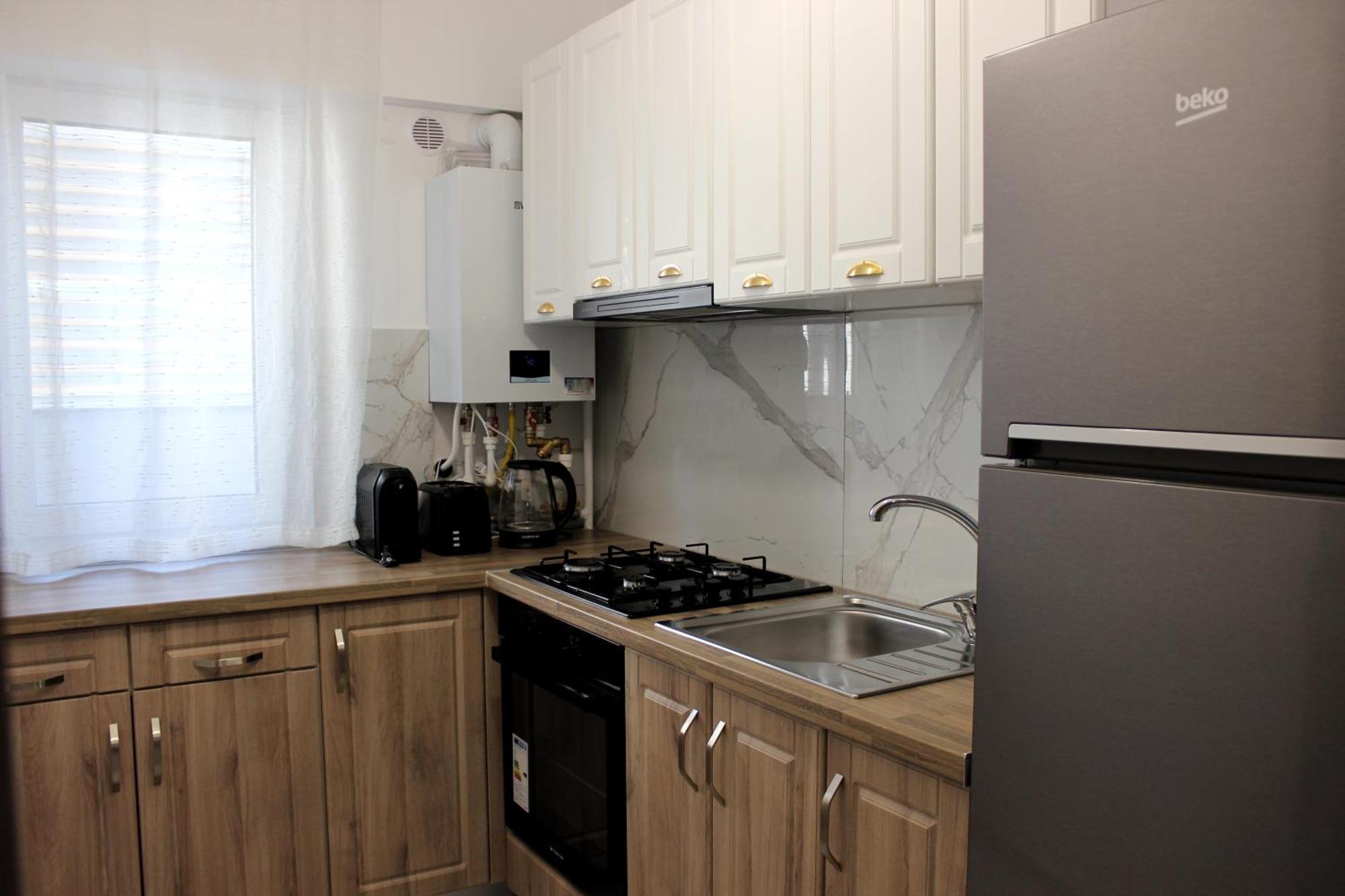 Cozy Apartments In Centre Of Suceava Near Kaufland And University Экстерьер фото